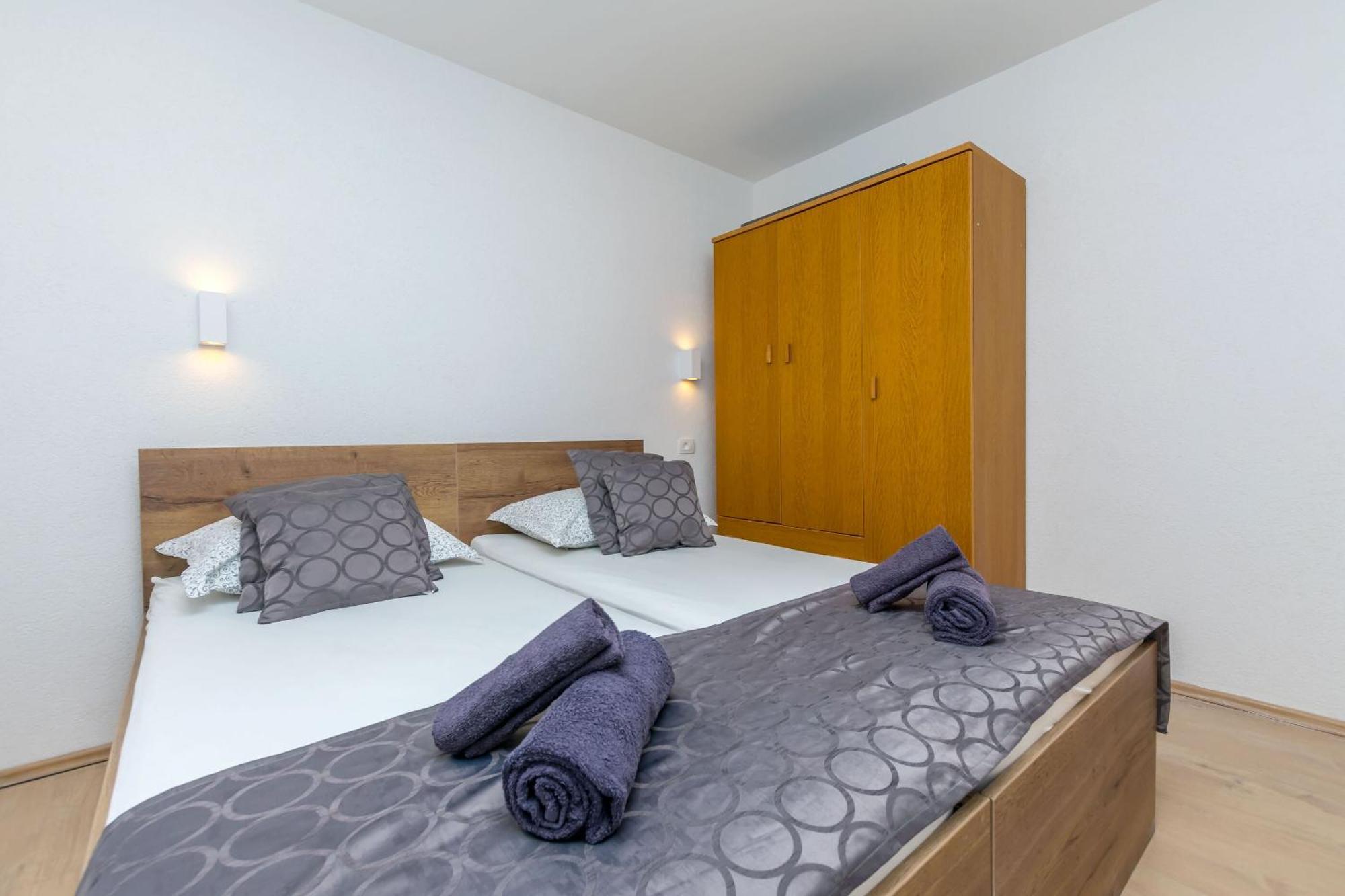 Apartments Mladen Duće المظهر الخارجي الصورة
