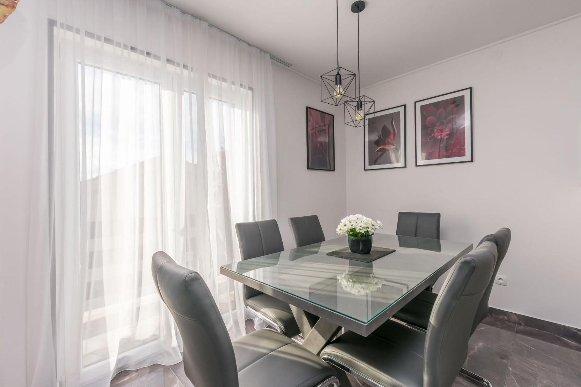 Apartments Mladen Duće المظهر الخارجي الصورة