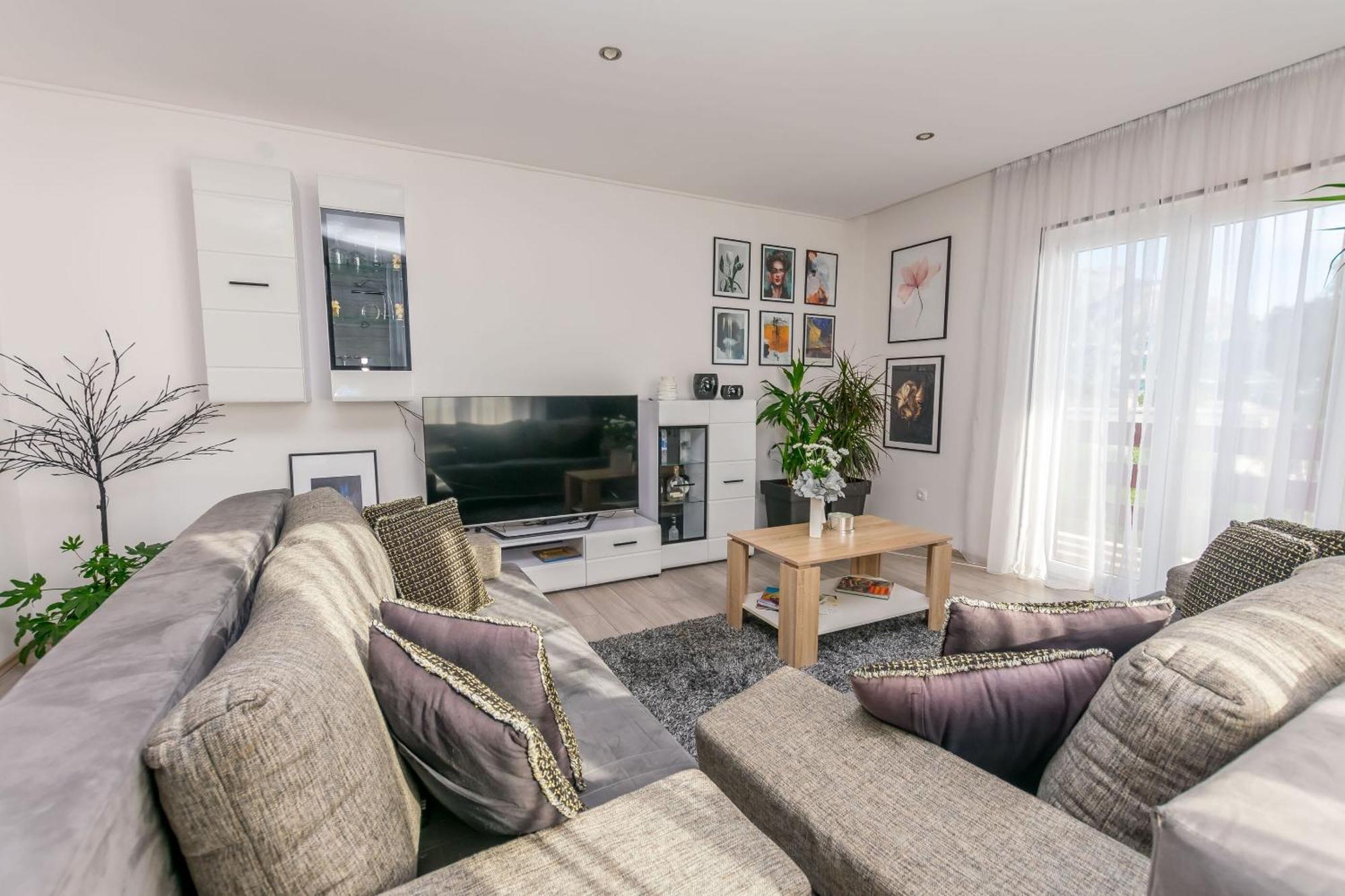Apartments Mladen Duće المظهر الخارجي الصورة
