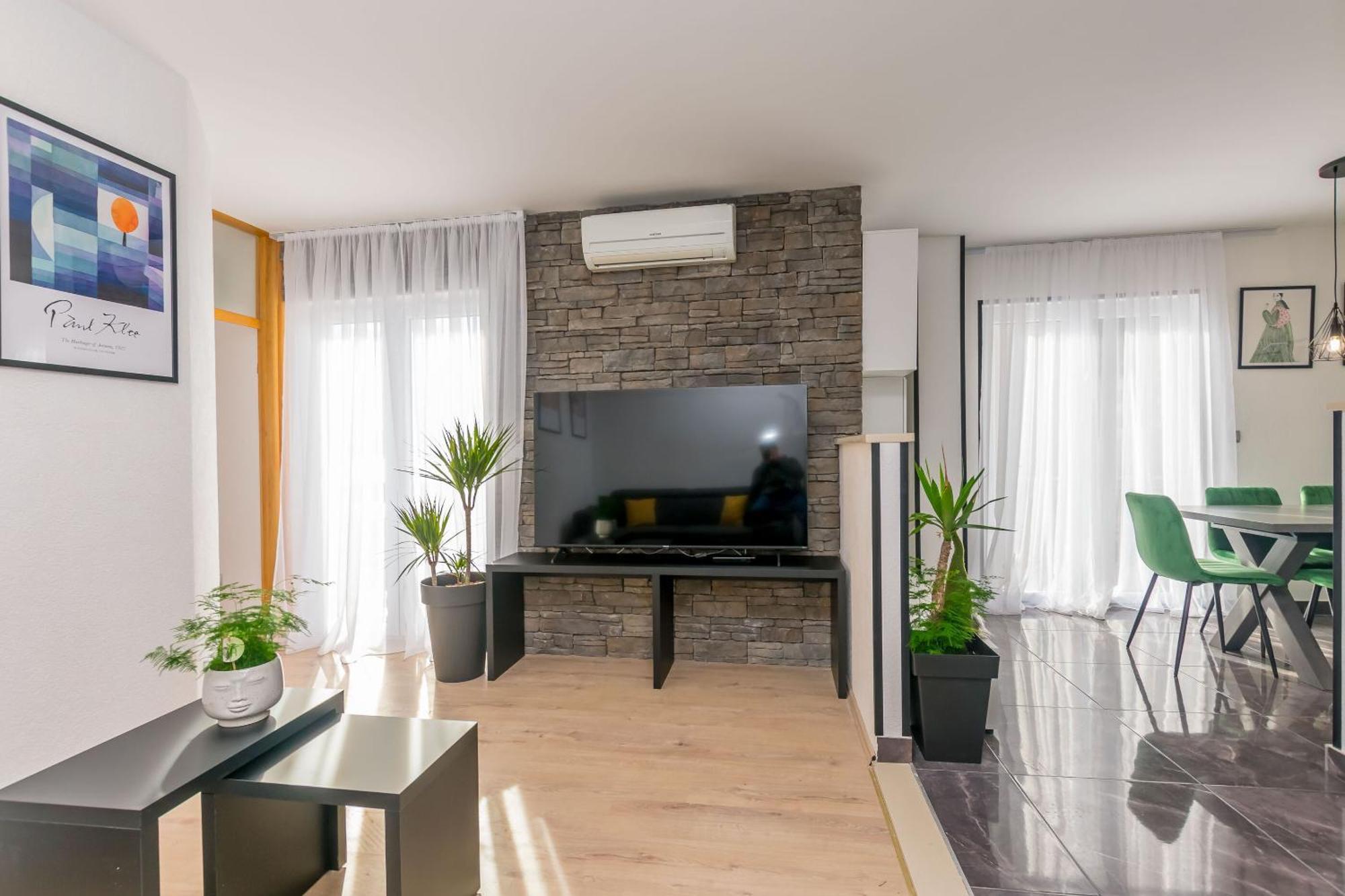 Apartments Mladen Duće المظهر الخارجي الصورة