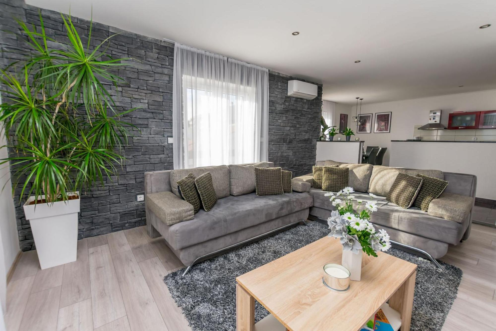 Apartments Mladen Duće المظهر الخارجي الصورة