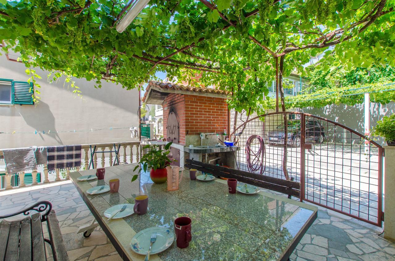 Apartments Mladen Duće المظهر الخارجي الصورة