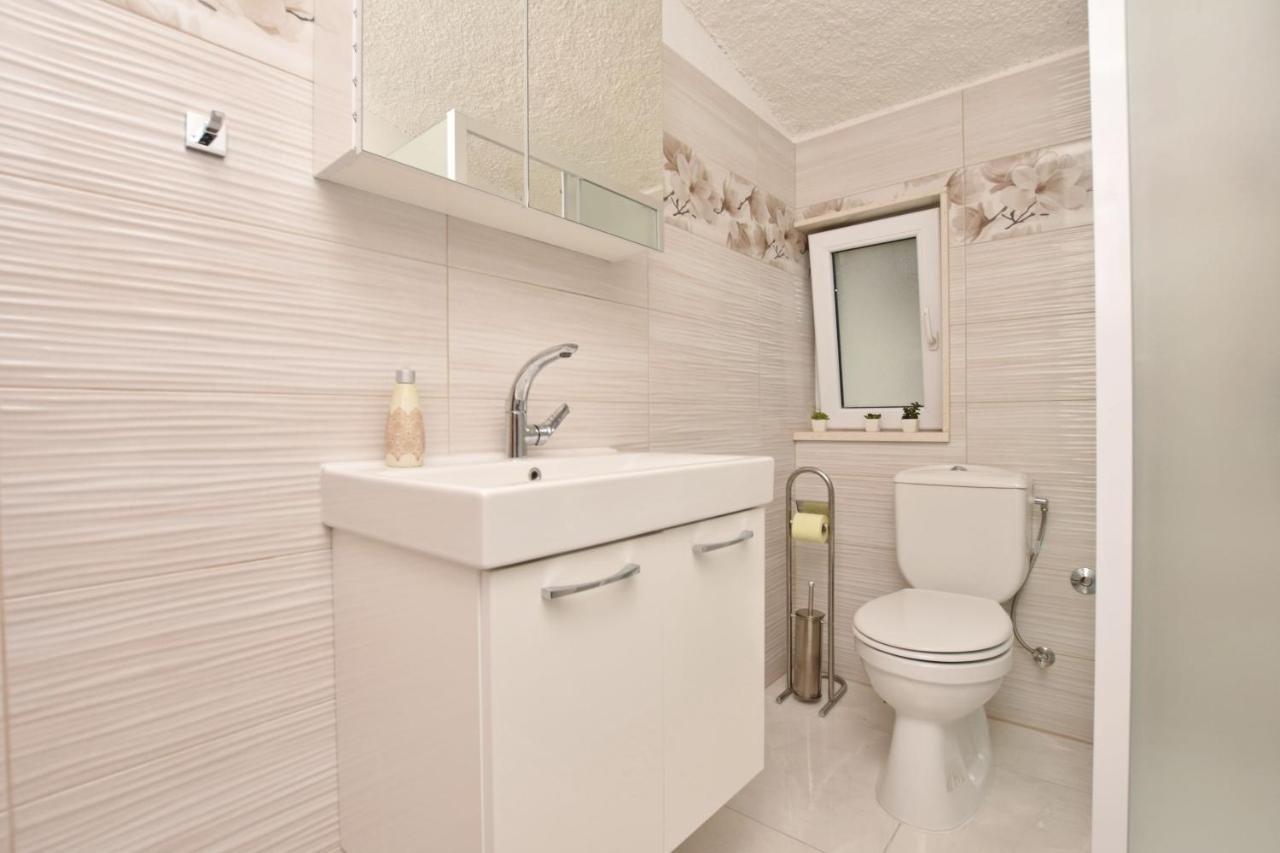 Apartments Mladen Duće المظهر الخارجي الصورة