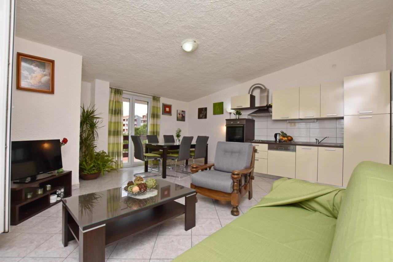 Apartments Mladen Duće المظهر الخارجي الصورة